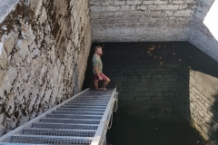 The stairs to enter the cave